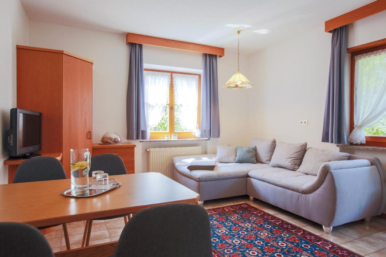 Mayr Apartments Plaus Luaran gambar