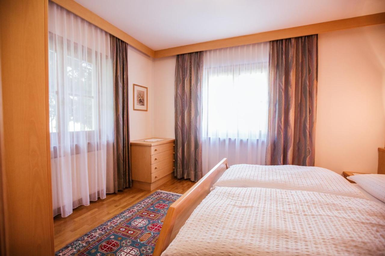 Mayr Apartments Plaus Luaran gambar